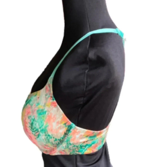 Victoria's Secret Very Sexy Push-up Pigeonnant Bra, Front‎ Closure, Padded, 32DD - Picture 3 of 6